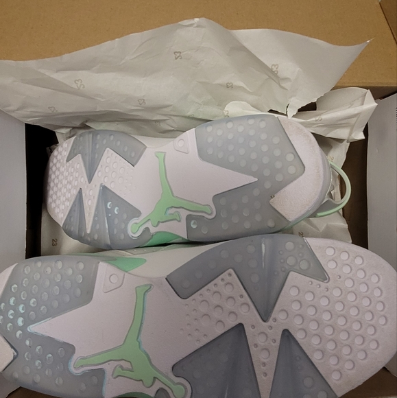 Women's Air jordan 6 retro - Picture 2 of 7